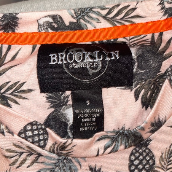 BROOKLYN STANDARD Men’s Skull Pineapple All-Over Print Short Sleeve Tee - Picture 4 of 5